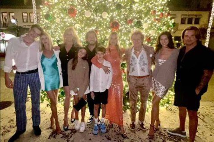 A Deep Dive Into Zoe Perry's Children And Family Life