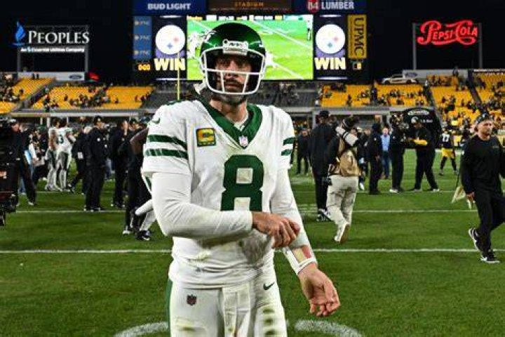 Aaron Rodgers' Current Romantic Status: Unveiling The Mystery