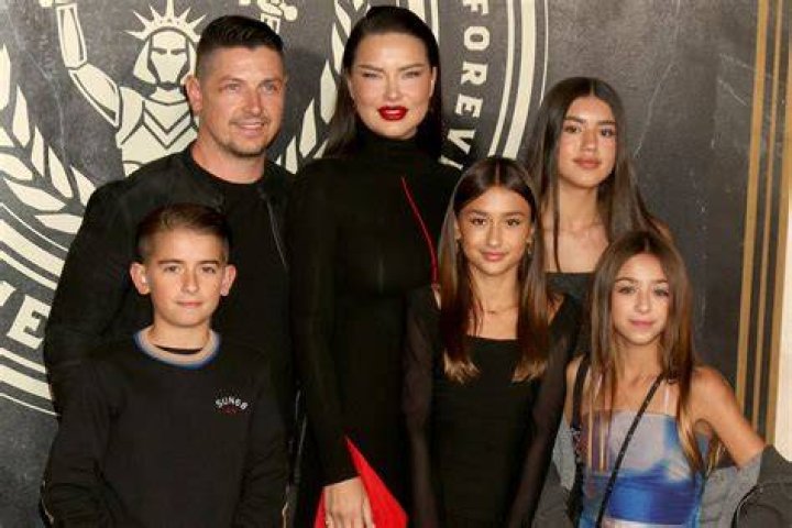 Adriana Lima's Father: A Look Into The Life Of Nelson Torres