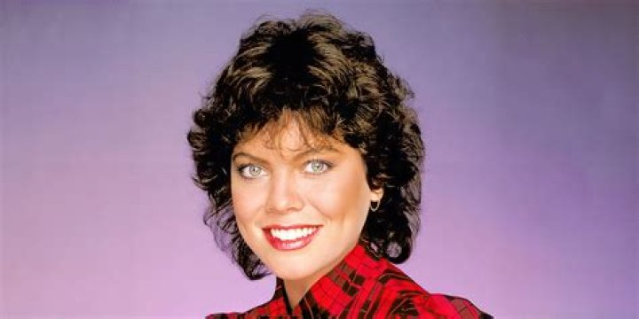 Astonishing Age Of Lesly Sajak: Unveil The Unseen