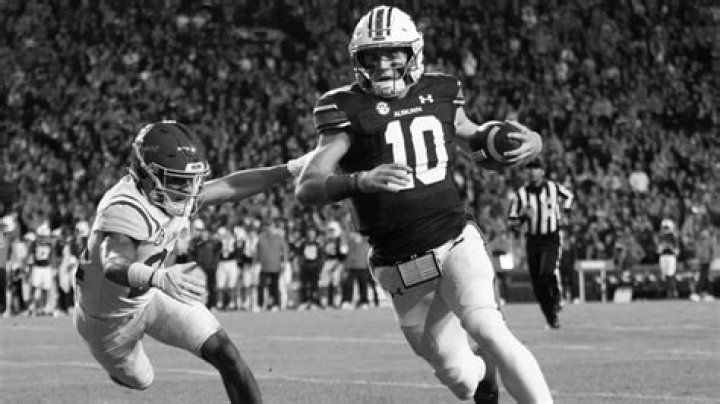 Bo Nix's College Teams: A Historical Perspective