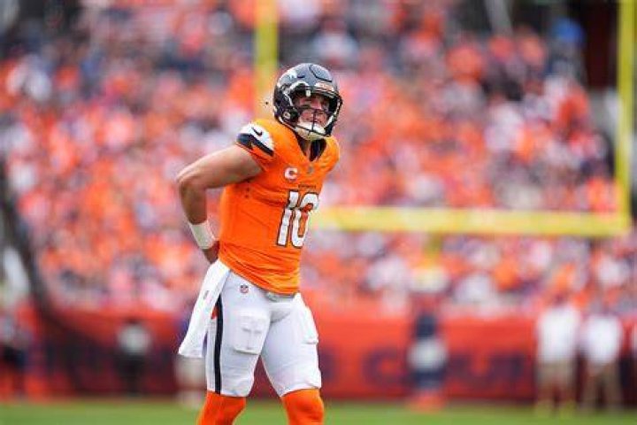 Bo Nix Stands Tall: Uncovering His Remarkable Height