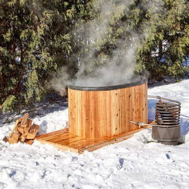 Can You Safely Bathe In A Hot Tub With A Fungal Infection?