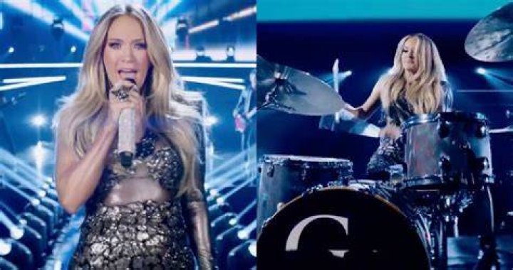 Carrie Underwood's Stunning Performance On Sunday Night Football