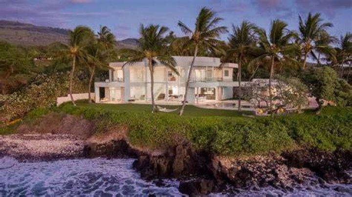 Celebrities' Blue-Painted Maui Mansions: A Splash Of Azure Delight