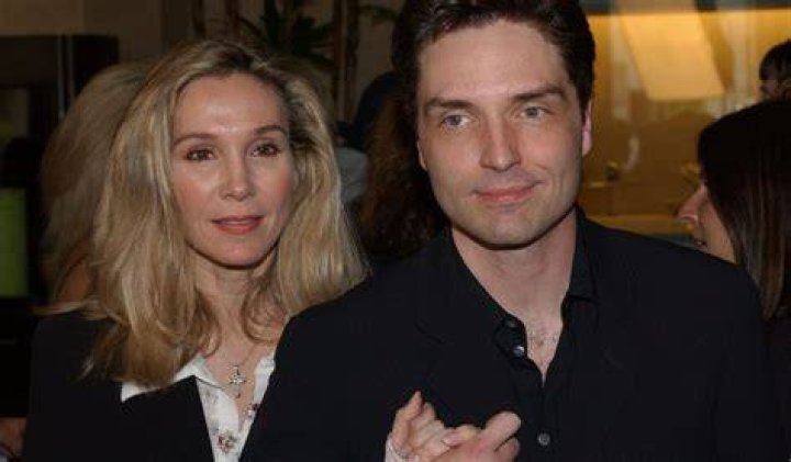 Cynthia Rhodes' Astounding Net Worth: An In-Depth Analysis