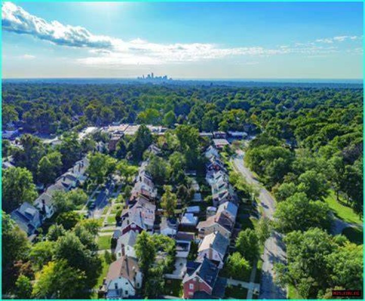 Desirable Sir Thomas Shaker Heights: A Pristine Neighborhood Awaits