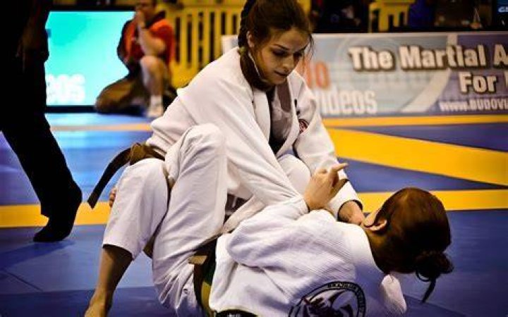 Elite Mackenzie Dern Grappling Techniques