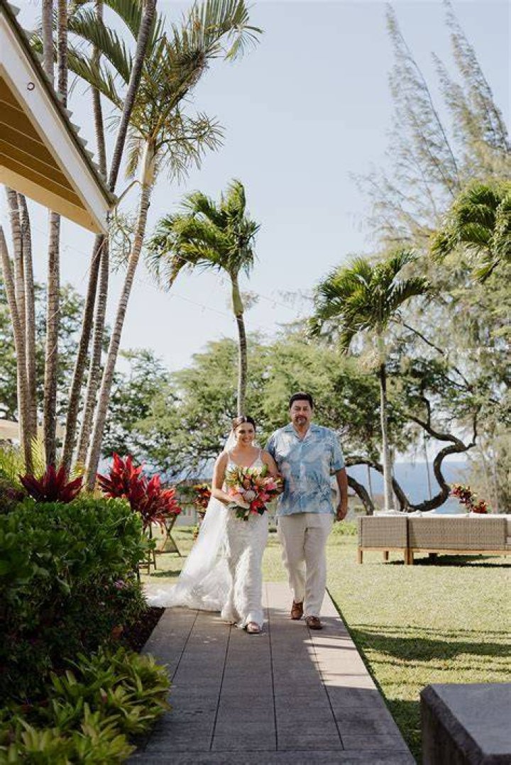 Explore The Enchanting Blue Houses Of Maui