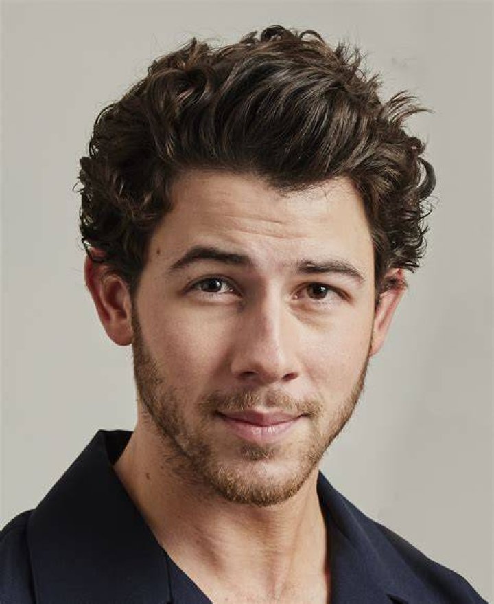 Get The Scoop On Nick Jonas's Towering Height