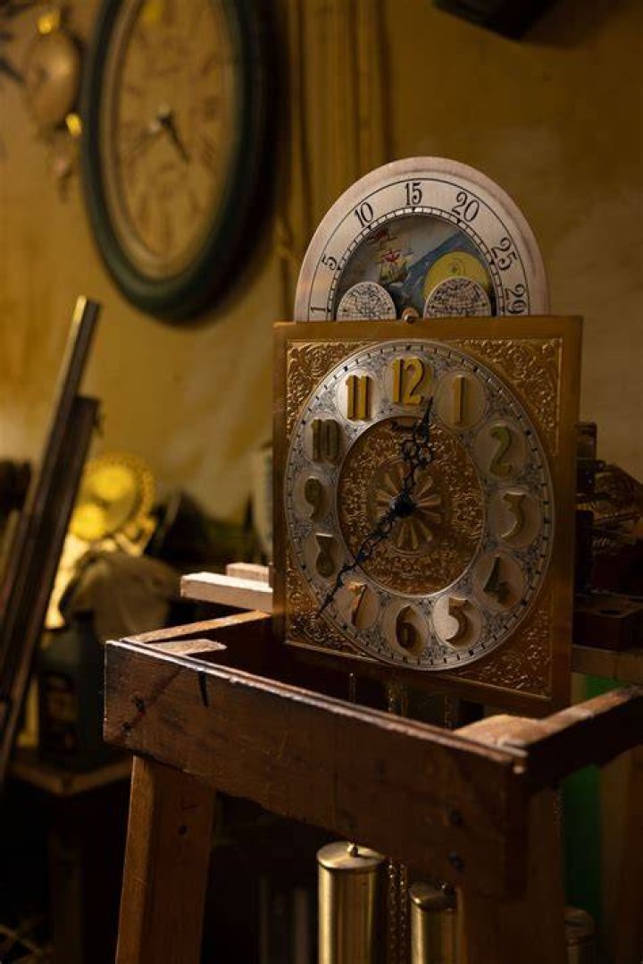 Grandpa's Ticking Timekeeper: Unraveling The Origins Of The Grandfather Clock