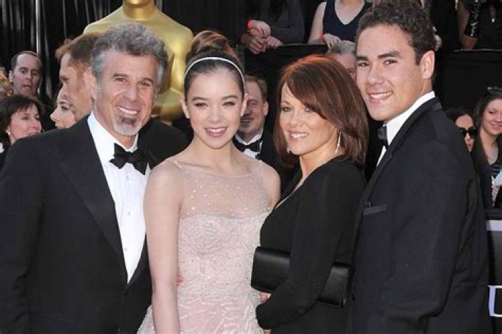 Hailee Steinfeld's Parents And Their Impact