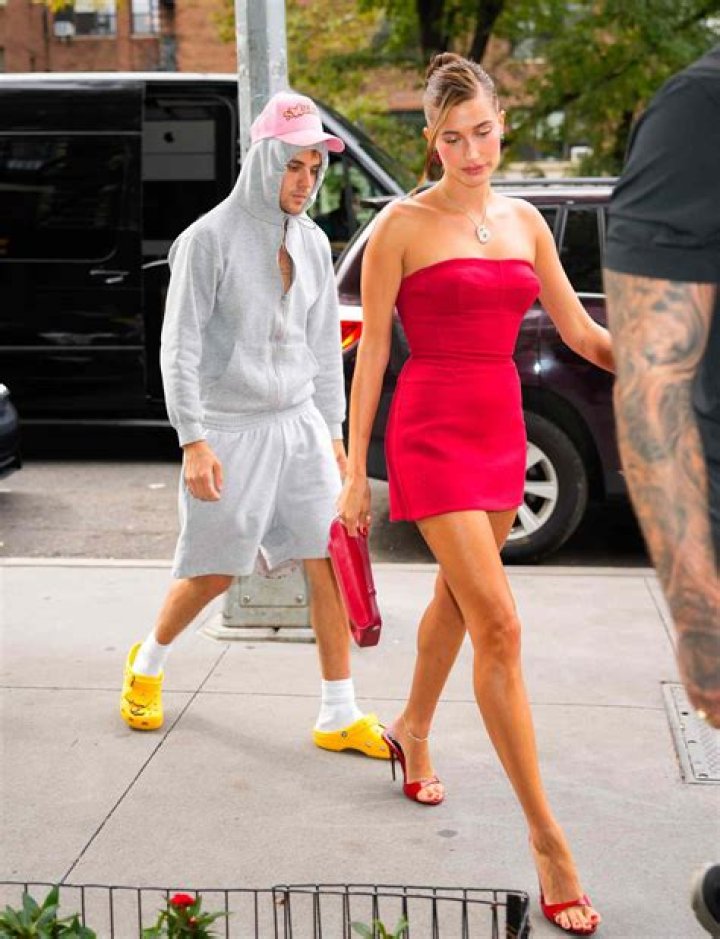 Hailey Bieber's Height And Weight Stats: Unveiled