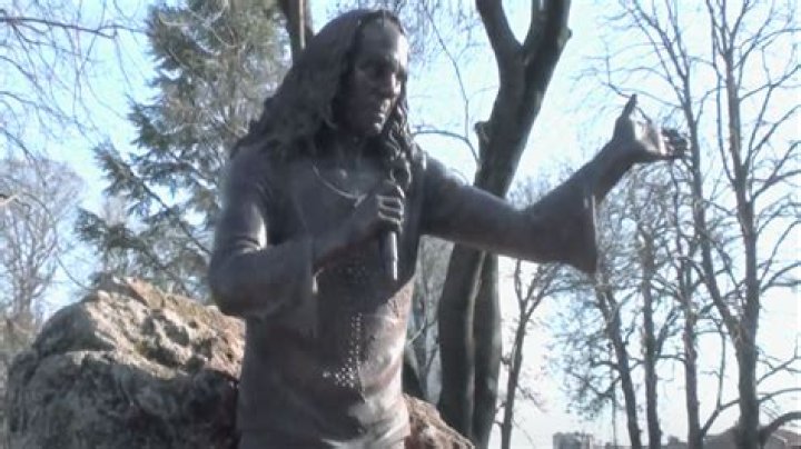 Height Of Ronnie James Dio: His Stature Revealed