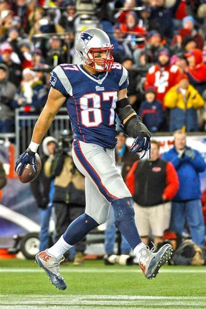 Incredible Gronk Receiving Yards: Dominating The Field