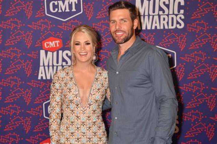 Is Carrie Underwood's Husband Still A Hockey Pro?