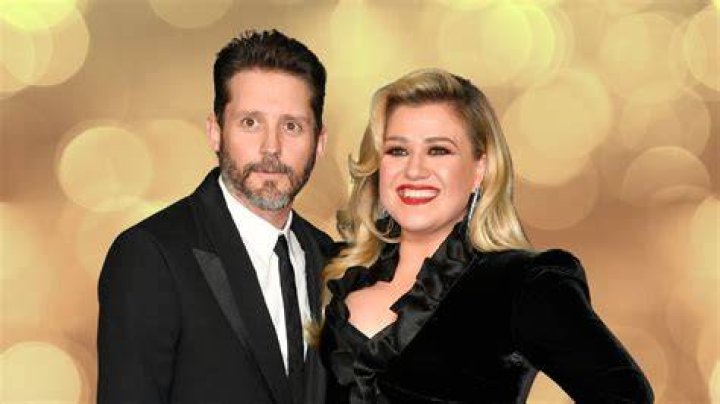 Is Kelly Clarkson Married: Uncover The Truth About Her Marital Status