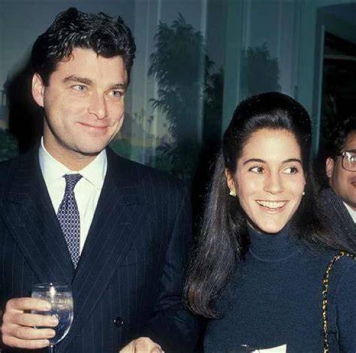 Jami Gertz And Husband: A Hollywood Power Couple