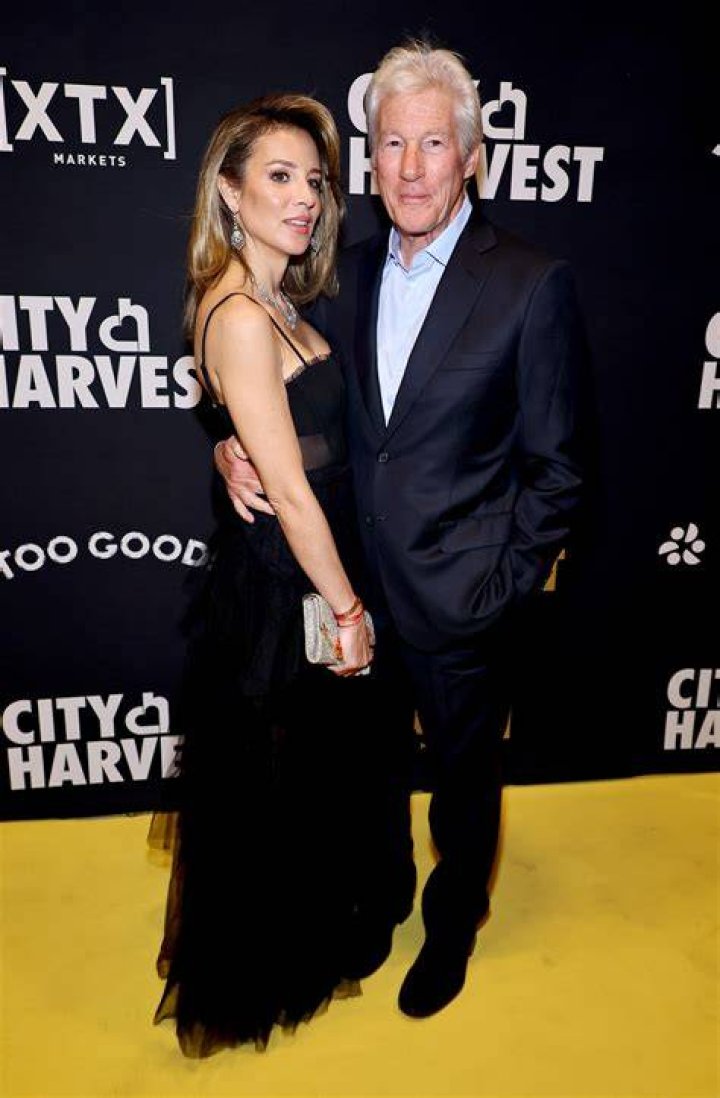 Kevin Costner's Pregnancy: A Journey Into Paternity