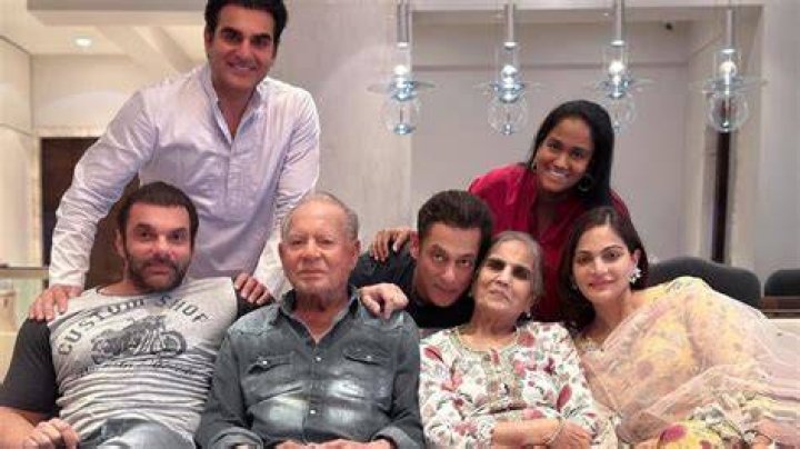 Know The Enviable Net Worth Of Bollywood's Favorite Sister, Arpita Khan