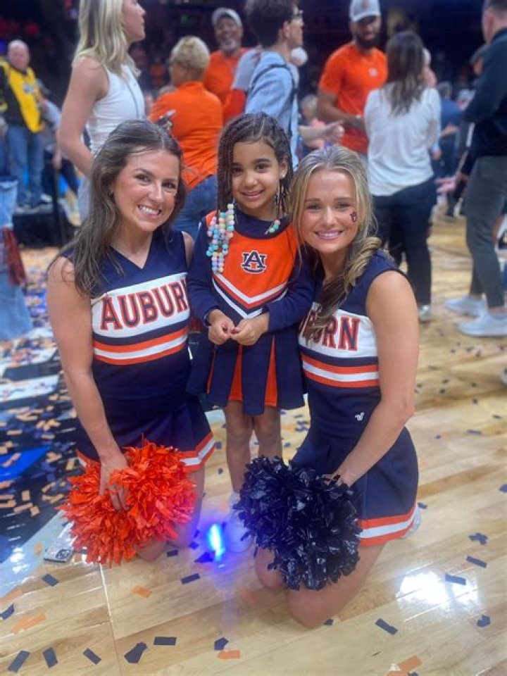 Lindsey Shiver: The Auburn Cheerleading Sensation