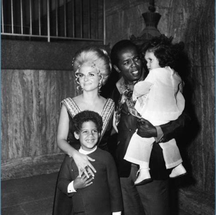 Lou Rawls's Spouse: A Devoted Partner In Life And Love
