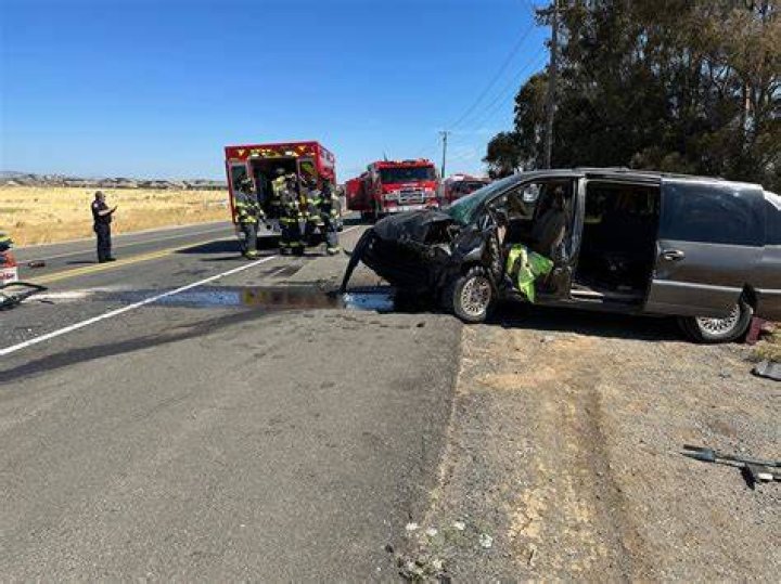 Redding Road Car Crash In Fairfield, Connecticut: Breaking News