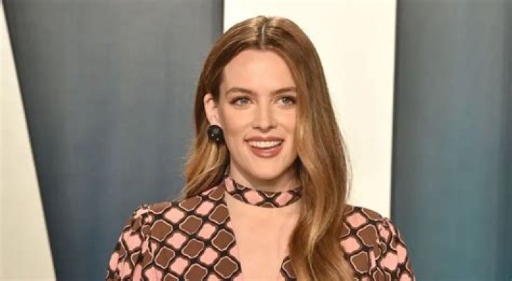 Riley Keough's Pregnancy: Unlocking Unseen Moments