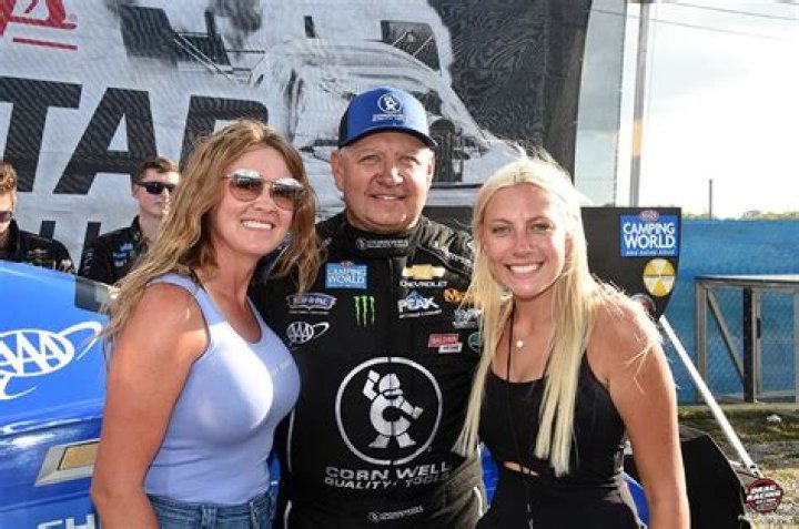 Robert Hight's Wife Battles Serious Illness