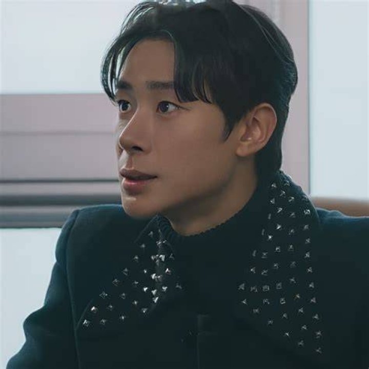 Soohyun Kim Caught In Secret Relationship?