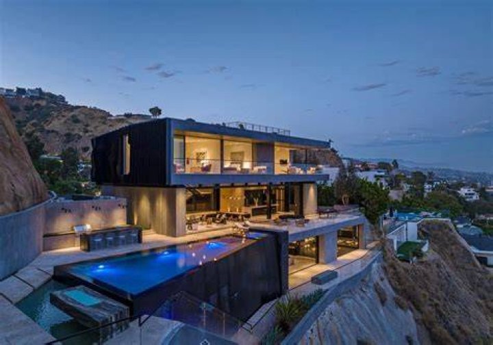 Step Inside Jennifer Landon's Stunning Hollywood Hills Home