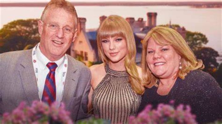 Taylor Swift's Reconciled Parents: A Family United