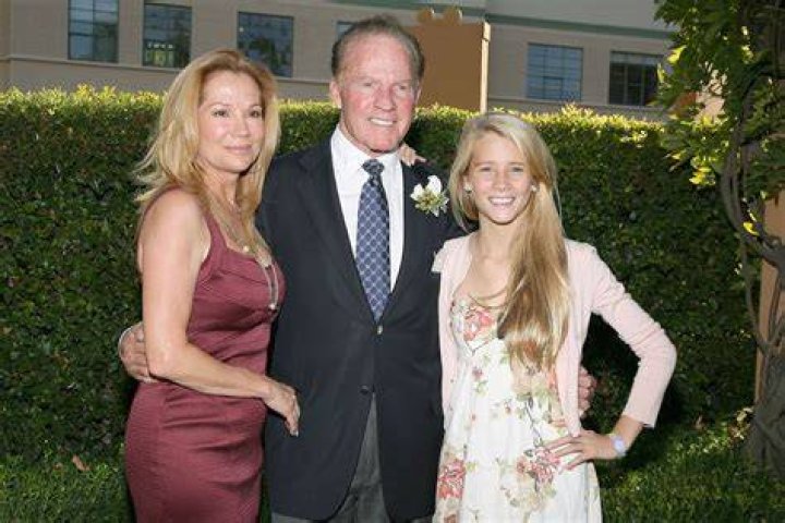 The Age Of Frank Gifford's Wife: Unveiled