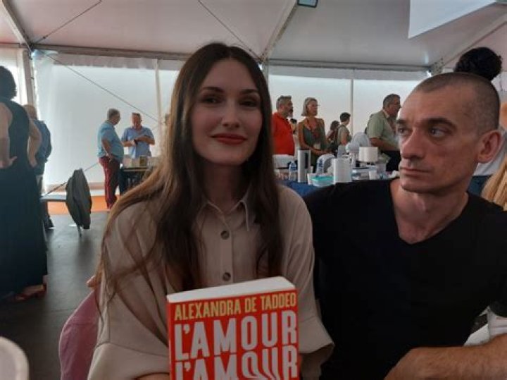 The Enchanting World Of Alexandra De Taddeo: A Literary Escape