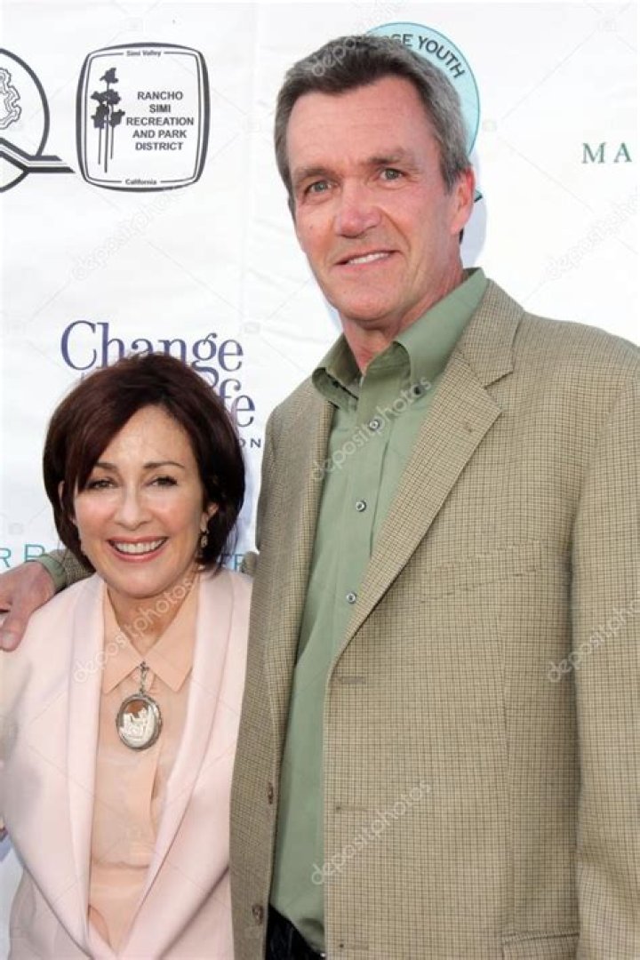 The Matrimonial Journey Of Neil Flynn: A Look At His Married Life