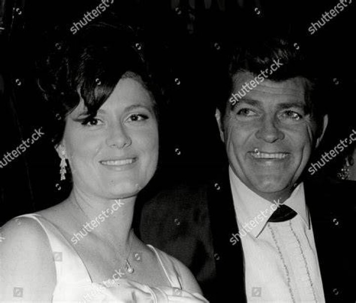 The Matrimonial Life Of Dale Robertson: Exploring His Marriages