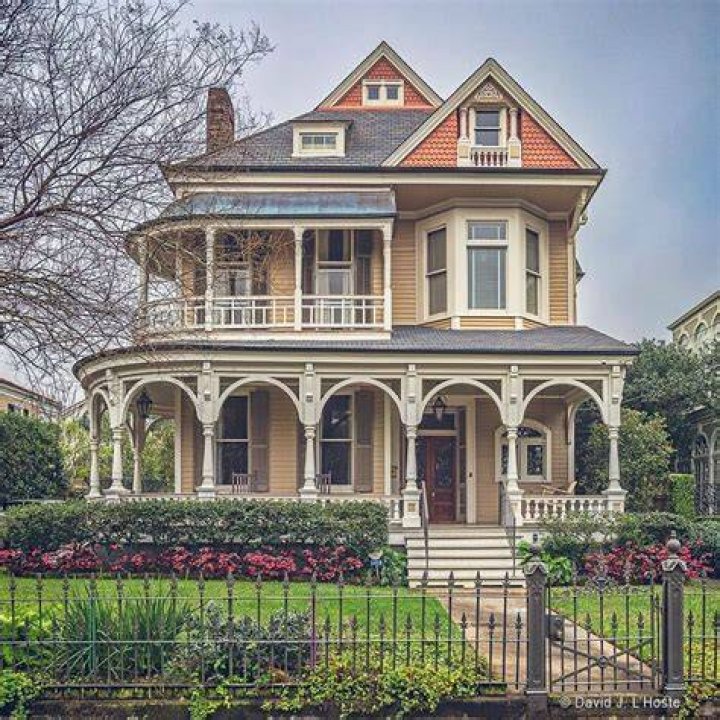 The Spectacular Birdman Mansion Of New Orleans: A Must-See Architectural Wonder