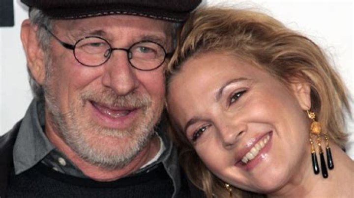 The Ultimate Truth About Drew Barrymore's Relationship Status: Is She Dating Anyone?