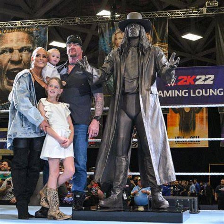 The Undertaker's Daughter: A Tale Of Legacy And Loss