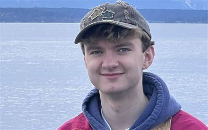 TommyInnit's Age: How Old Is The Minecraft Sensation?
