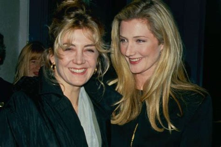Uncover The Impact And Legacy Of Joely Fisher In The 1990s