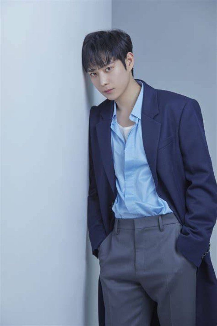 Uncover The Truth: Kim Young-Dae's Age Unveiled