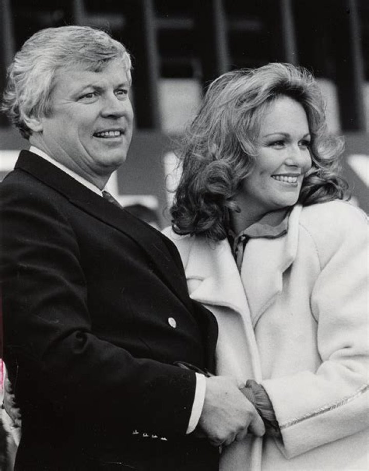 Understanding The Tragic Cause Of Phyllis George's Untimely Death