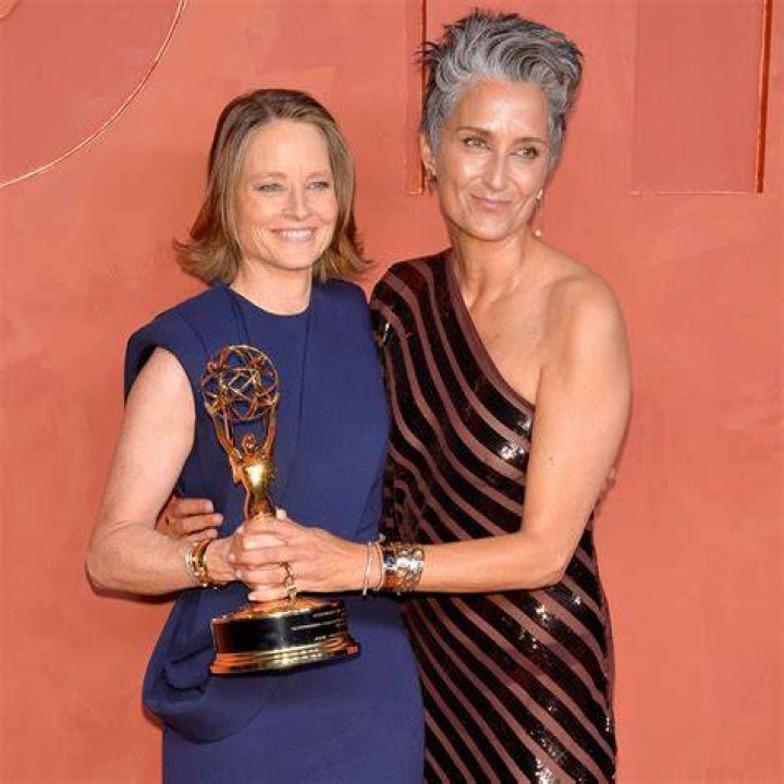Unveiling Jodie Foster's Height: Insights And Surprising Revelations