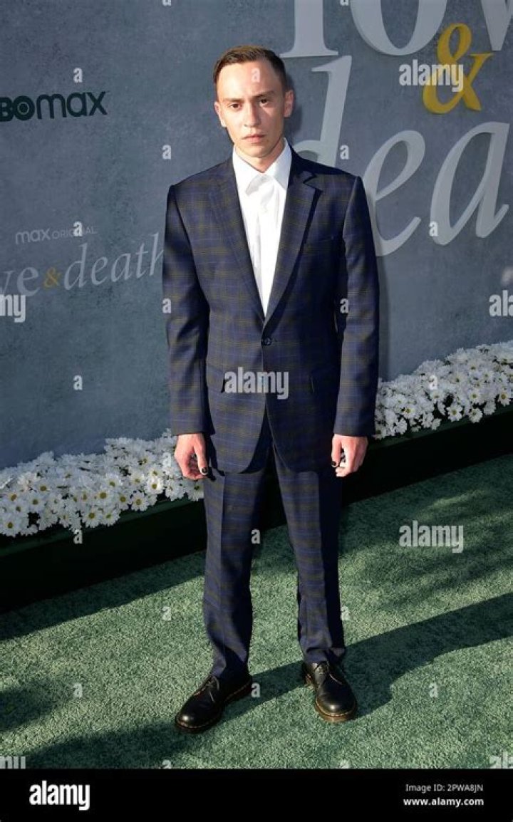 Unveiling Keir Gilchrist's Height: Intriguing Insights Revealed